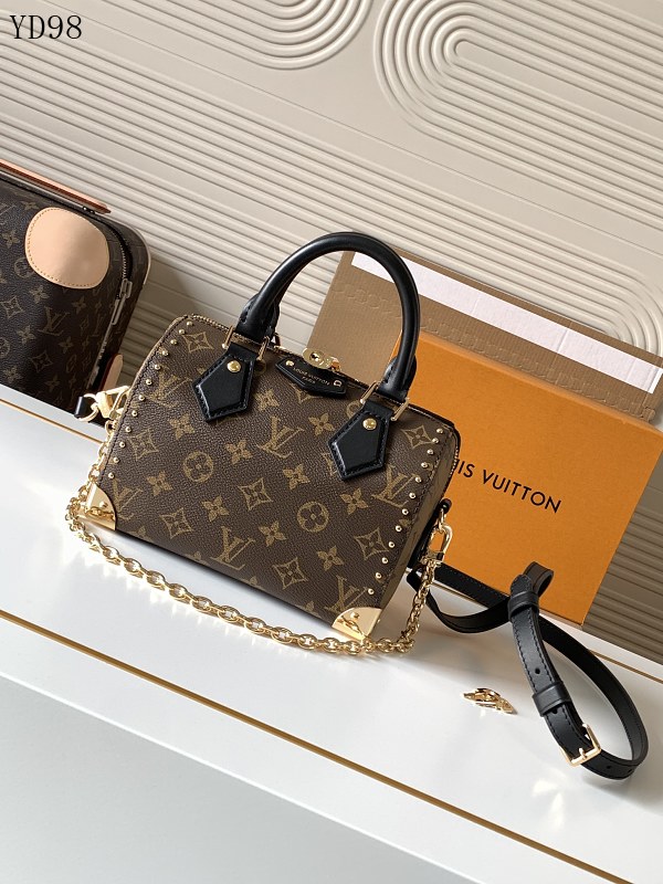 LVutton YD98 Mini Studded Bag