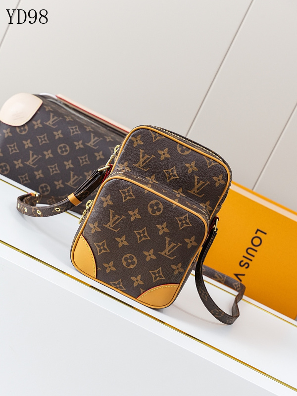 LVutton M45236 Monogram Reporter Bag