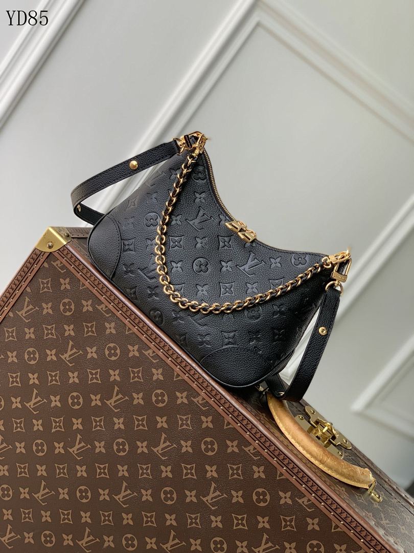 LVutton Monogram Canvas Cosmetic Pouch