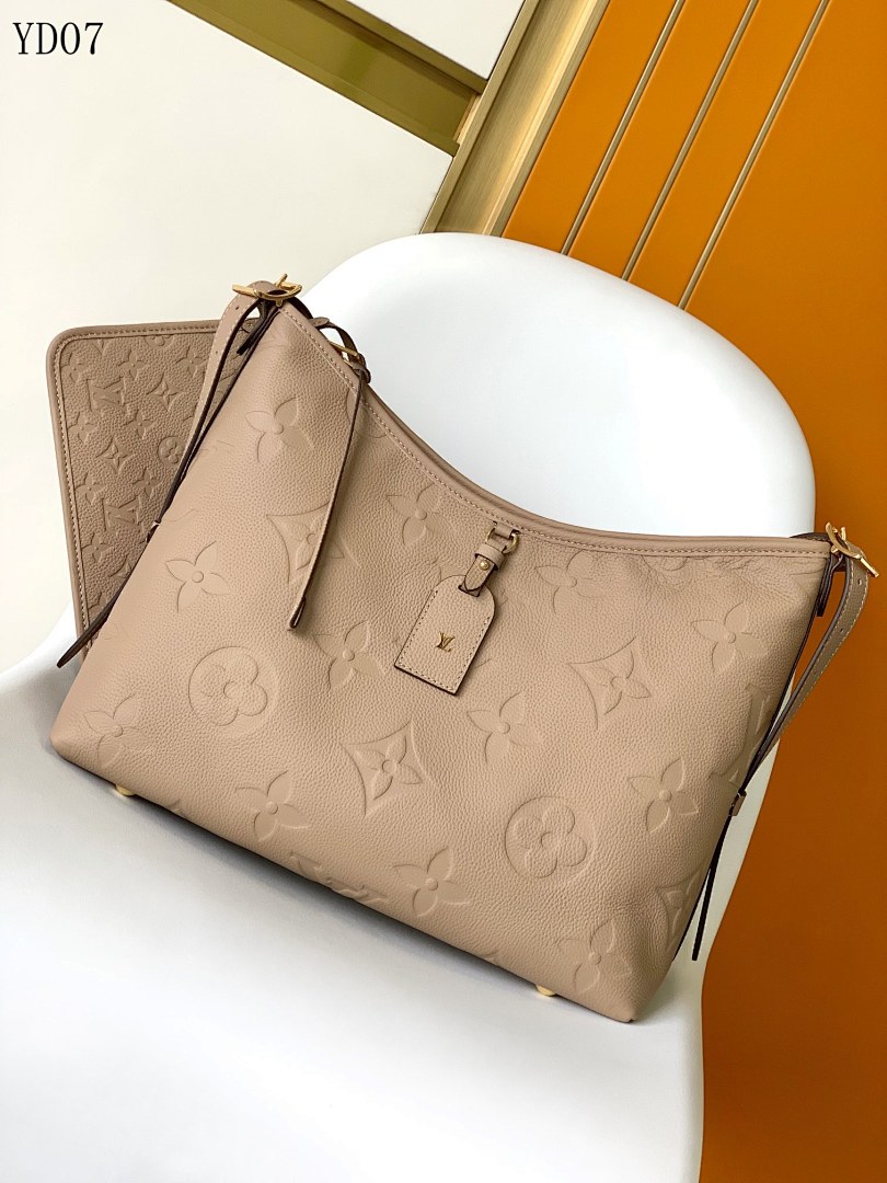 LVutton YD07 Quilted Leather Pochette