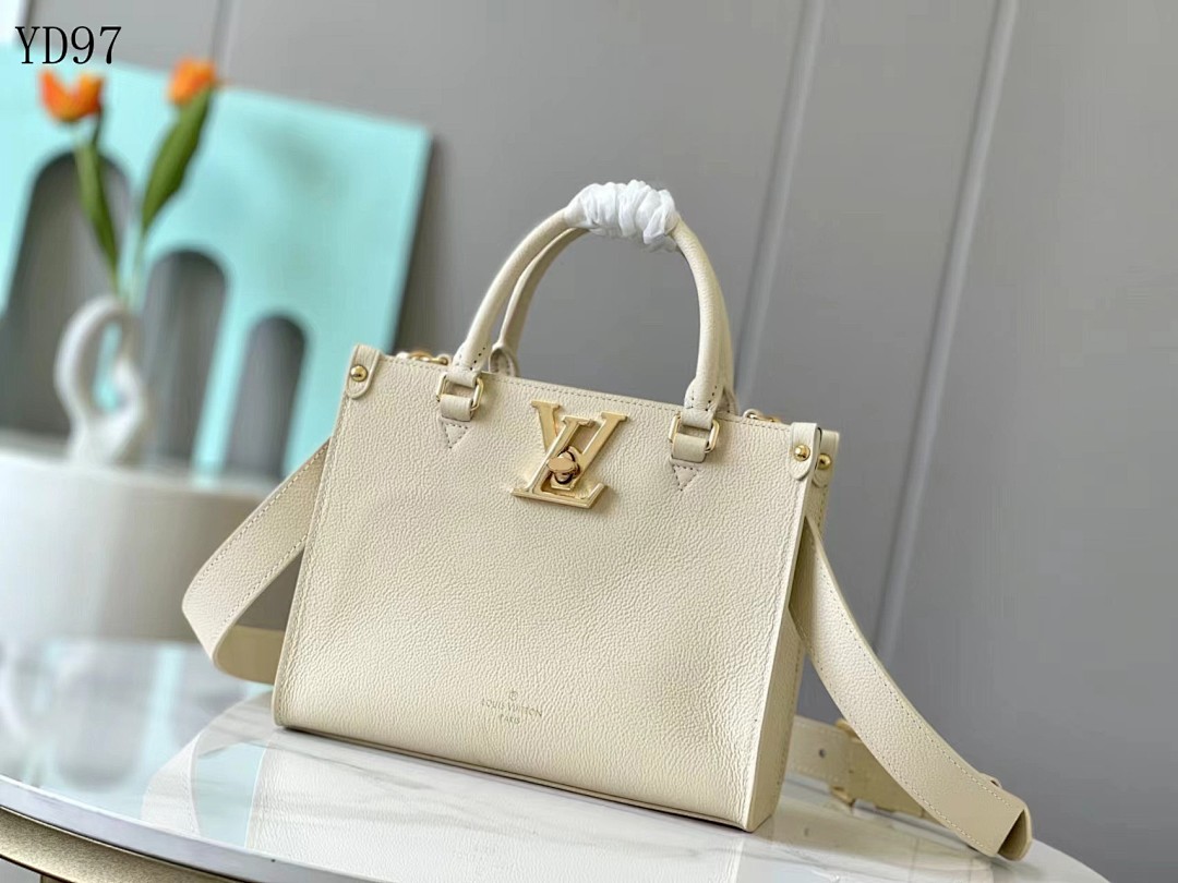LVutton YD97052 22311,23637 Capucines MM Shoulder Bag