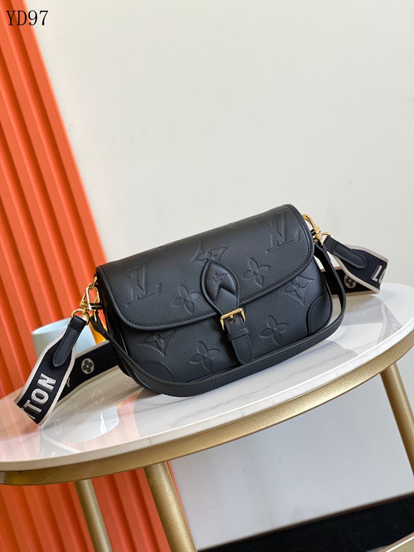 LVutton M46388 Crossbody Bag 1 LVutton M46388 Crossbody Bag