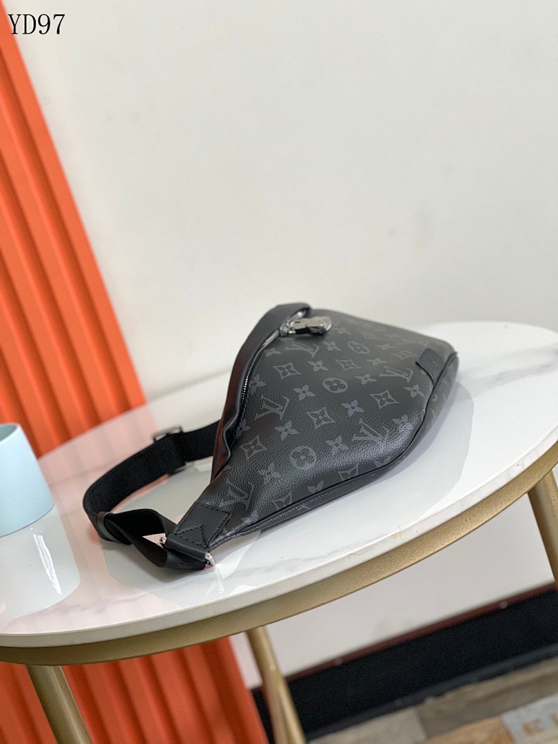 LVutton Monogram Eclipse Belt Bag