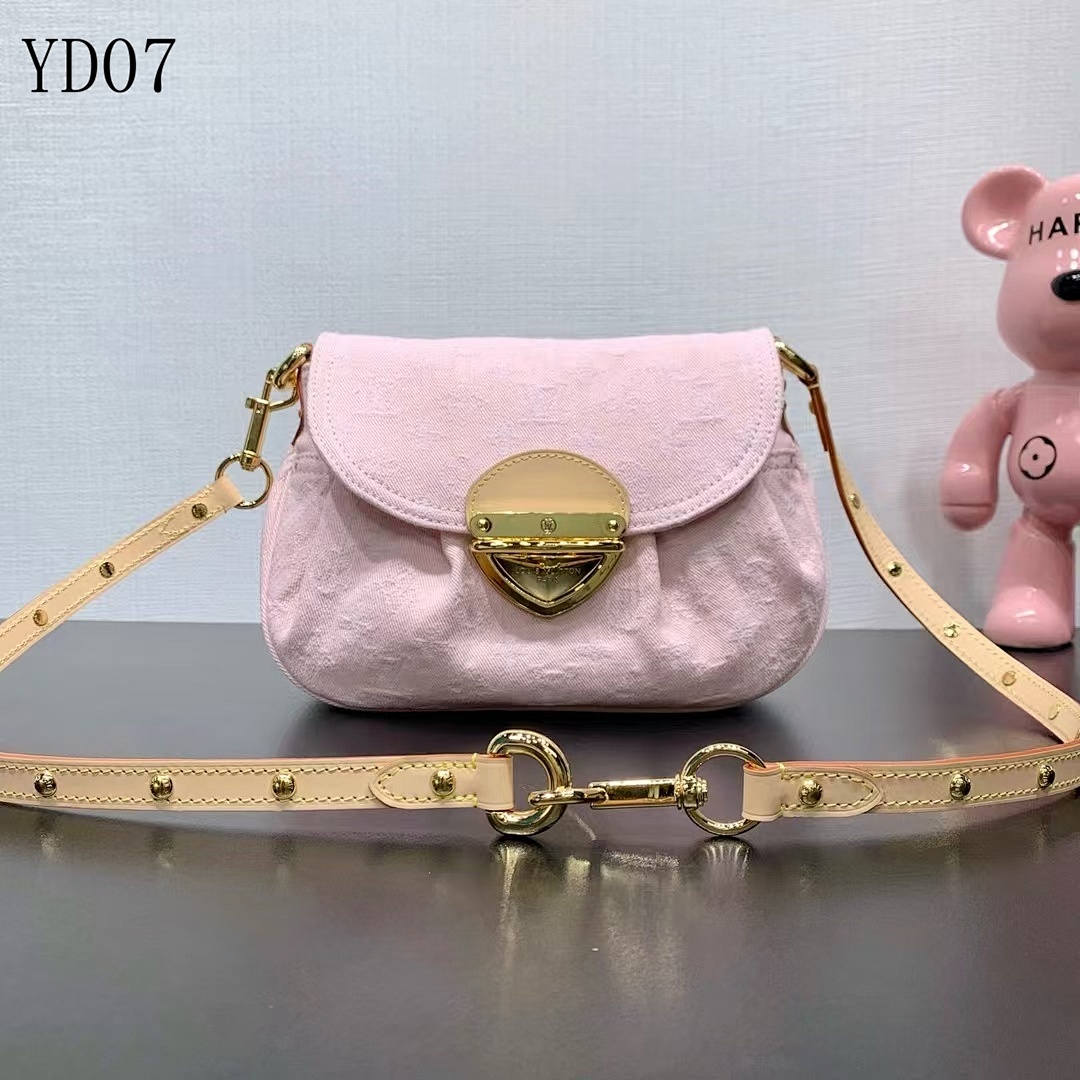 LVutton M13347 Pink Canvas Mini Pochette 1 LVutton M13347 Pink Canvas Mini Pochette