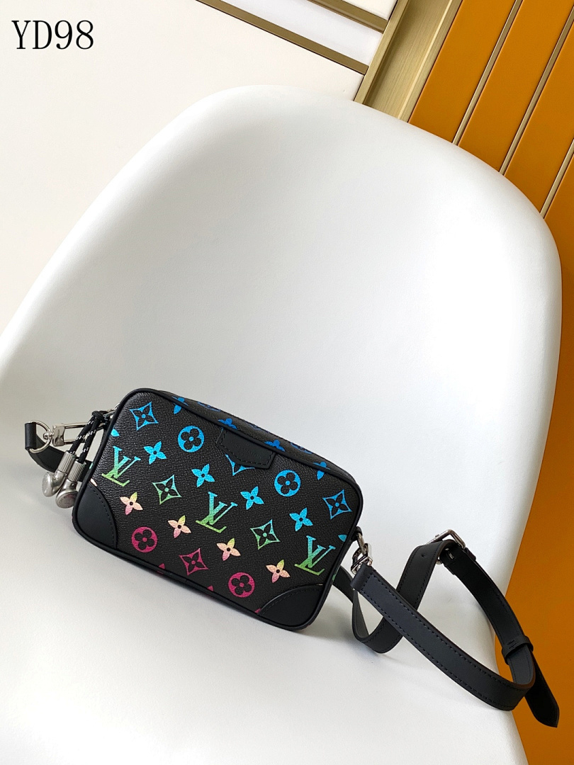 LVutton YD98055 M13903 Pochette Metis 1 LVutton YD98055 M13903 Pochette Metis