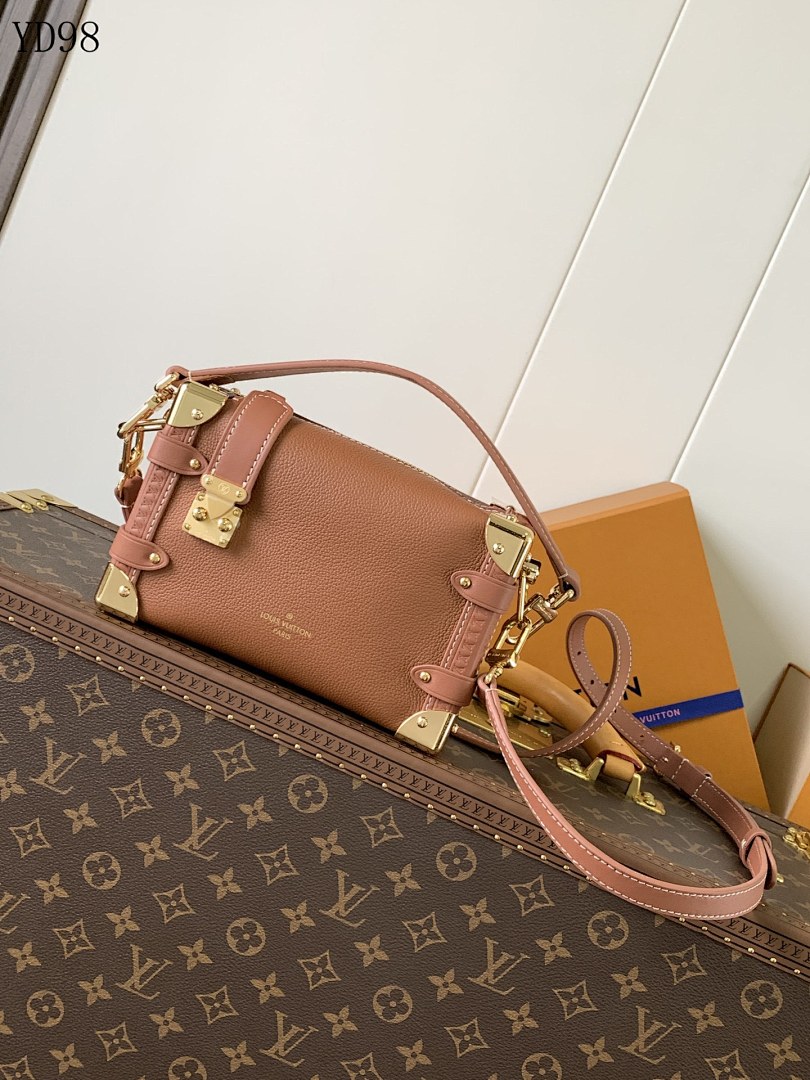 LVutton YD98072 M15224 Gold Brown Leather Pochette