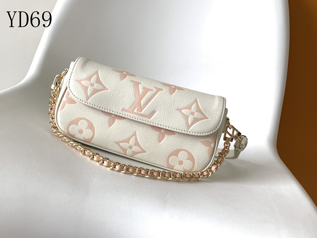 LVutton YD69 White Leather Clutch with Gold Chain