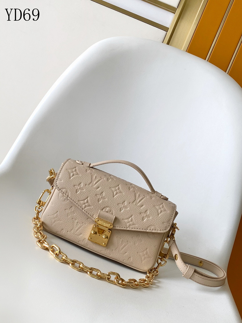 LVutton YD69 Mini Square Bag