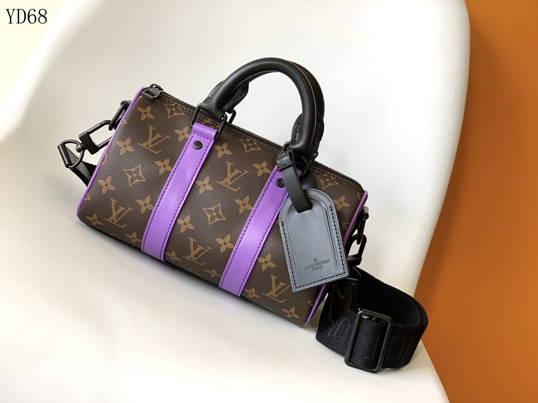 LVutton YD68050 M46249 Green Monogram Canvas Round Pochette