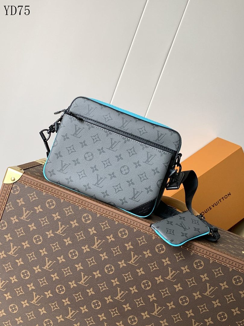 LVutton YD75054 M11648 Monogram Eclipse Pochette Metis 1 LVutton YD75054 M11648 Monogram Eclipse Pochette Metis