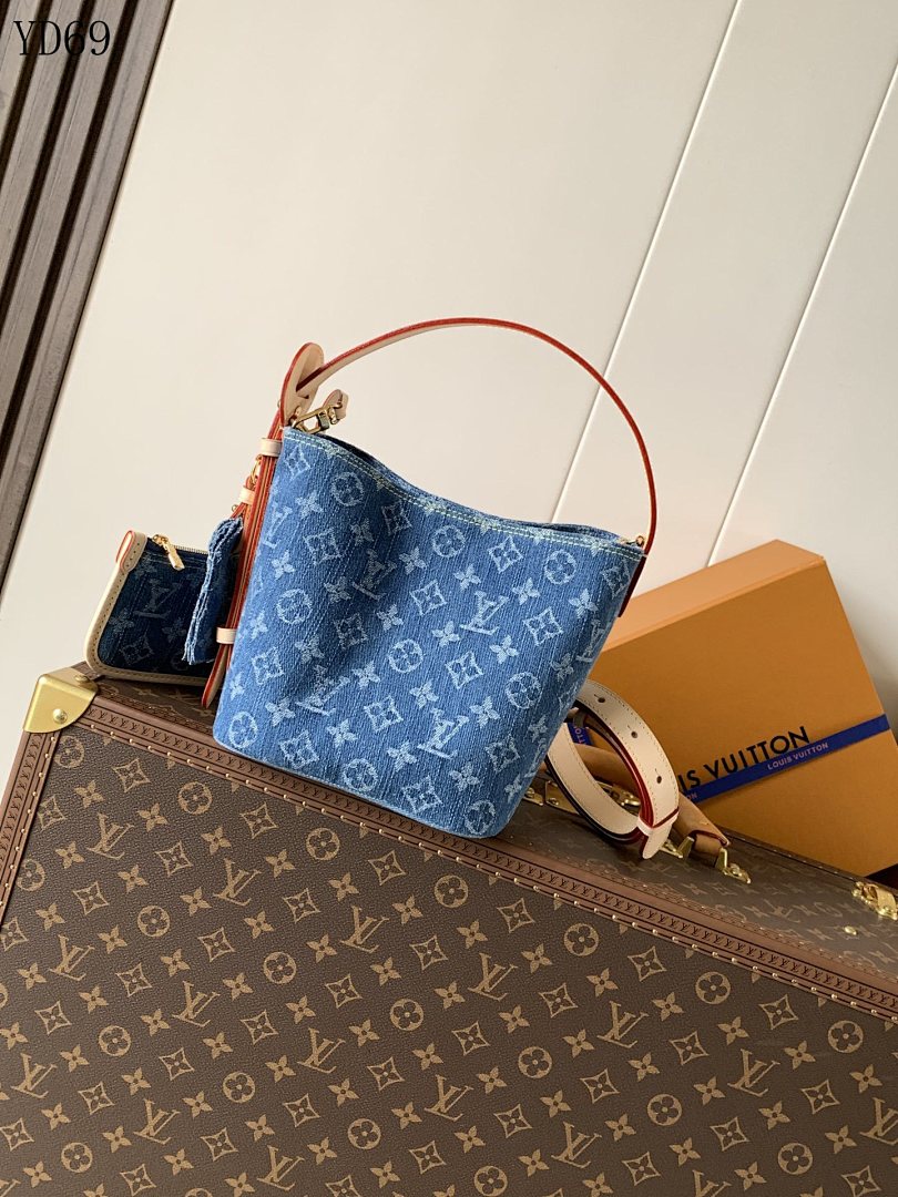 LVutton M28107 Denim Blue Pochette Metis