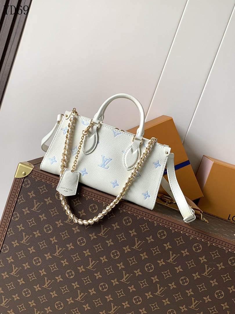 LVutton M27577 Monogram Canvas Pochette Metis